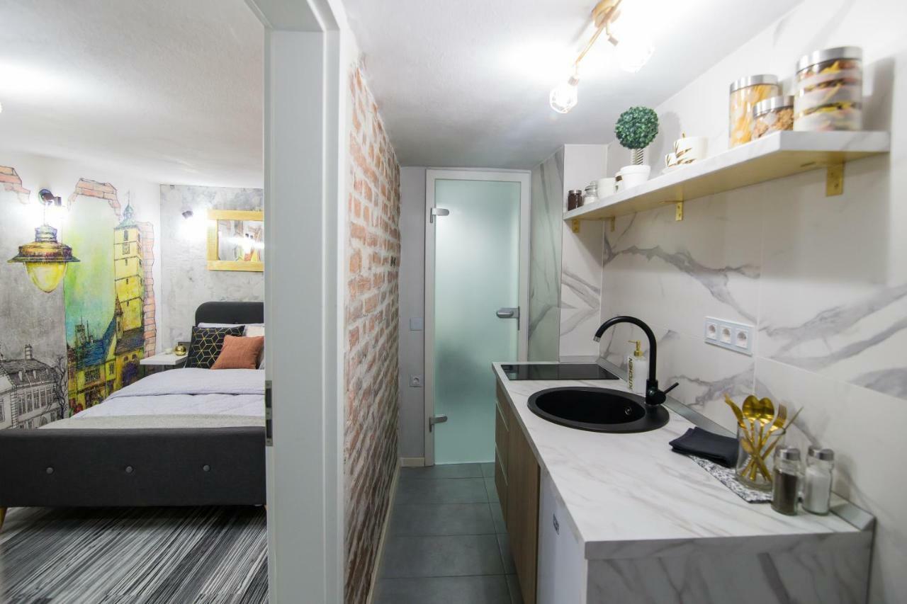 Old Town Studio Apartment Sibiu Eksteriør billede